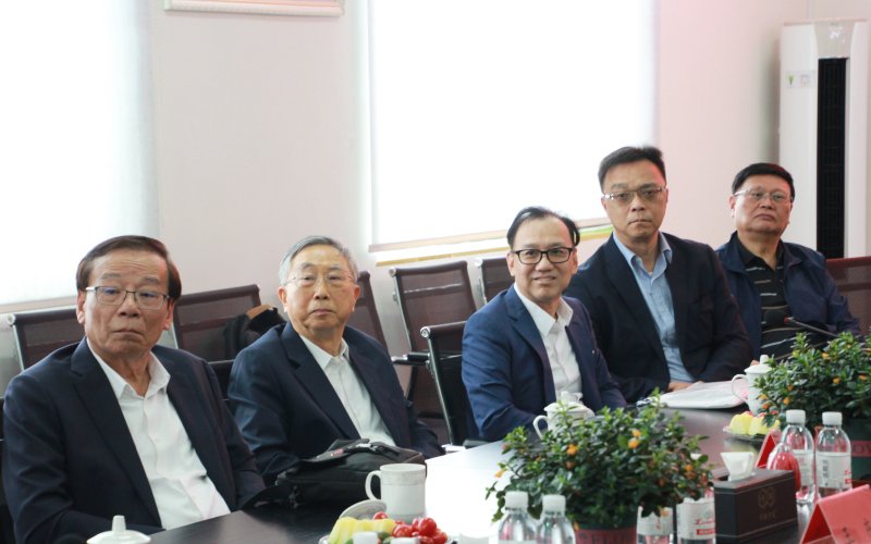 Mr. Hsu Chia-Chang, Chairman of CHIMEI Corporation, and Mr. Hsu Chun-Hua, Honorary Chairman, led a delegation to visit Qingdaozhongxinhuamei Plastics Co., Ltd. for an on-site inspection and strategic guidance