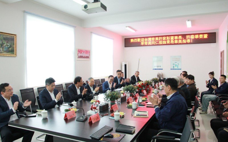 Mr. Hsu Chia-Chang, Chairman of CHIMEI Corporation, and Mr. Hsu Chun-Hua, Honorary Chairman, led a delegation to visit Qingdaozhongxinhuamei Plastics Co., Ltd. for an on-site inspection and strategic guidance