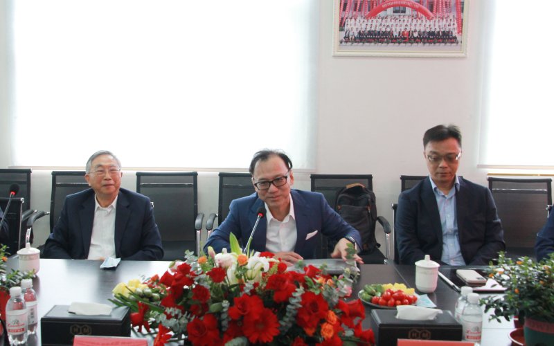 Mr. Hsu Chia-Chang, Chairman of CHIMEI Corporation, and Mr. Hsu Chun-Hua, Honorary Chairman, led a delegation to visit Qingdaozhongxinhuamei Plastics Co., Ltd. for an on-site inspection and strategic guidance